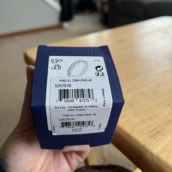 Swarovski Ring size 4 - Picture 3 of 4